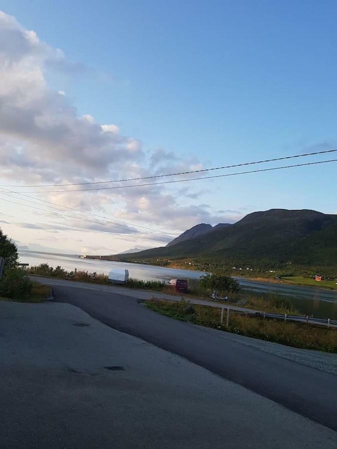 Lyngsalpan Cruise Lodge - Rodtinden Nord-Lenangen Екстер'єр фото